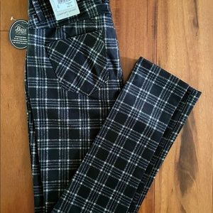 Bass black white plaid NWT Comfort Skinny …